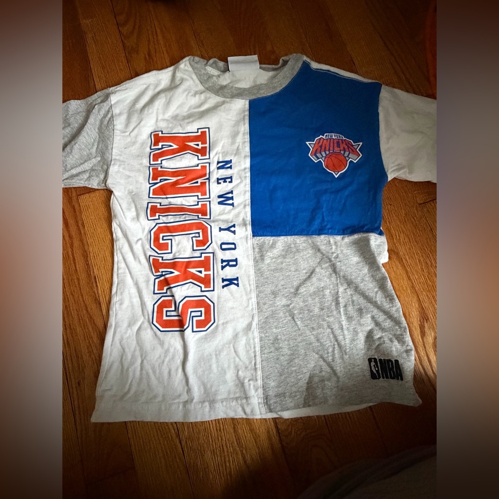 NBA New York Knicks T Shirt Boys 8 Worn Once